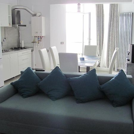 Ferienwohnung Apartament Azzurro - Alezzi Beach Năvodari Exterior foto